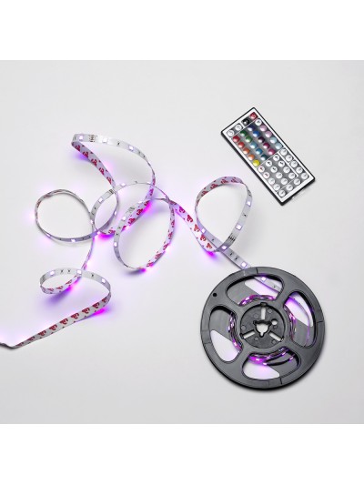 Tira Led Multicolor Rgb Con Mando Adhesiva Con 150 Leds 36 W 12 V. 850 Lumenes Luz Multicolor IP 20 5 Metros