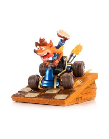 Figura first 4 figures crash team racing nitro - fueled crash en un kart
