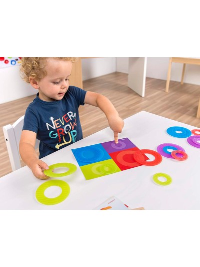 Juego miniland set de 16 aros translucidos y 12 tarjetas de actividades de diferentes tematicas 235x195x80 mm