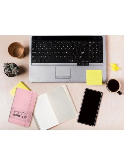 Cuaderno con gomilla antartik notes tapa blanda a6 cuadricula rosa pastel 100 hojas 80 gr fsc