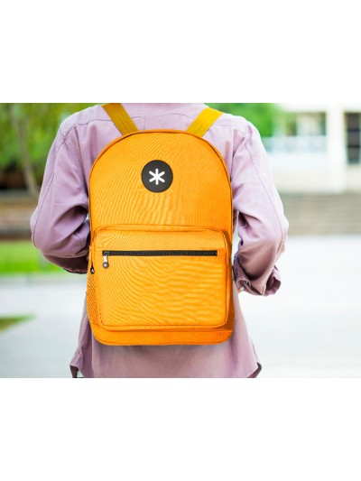 Cartera antartik mochila con asa y bolsillo frontal concremallera color mostaza 320x140x430 mm
