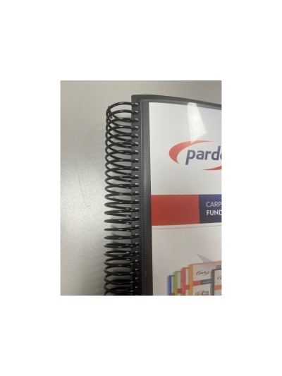 Carpeta pardo escaparate con espiral 80 fundas folio personalizable color negro