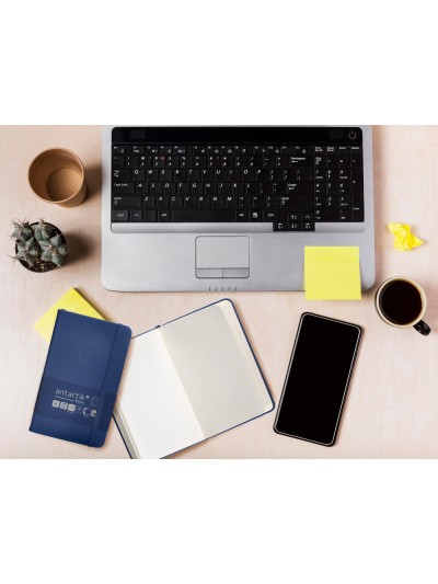 Cuaderno con gomilla antartik notes tapa dura a6 hojas cuadricula azul marino 100 hojas 80 gr fsc